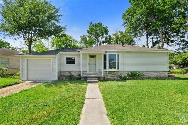 Building Photo - 1217 Parkway Dr Rental