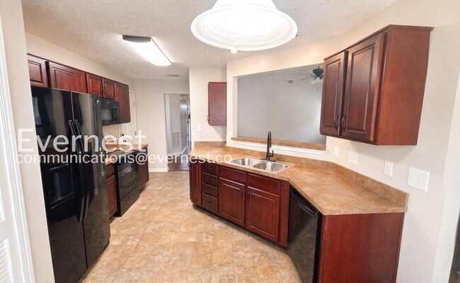 2137 Maynard Ct