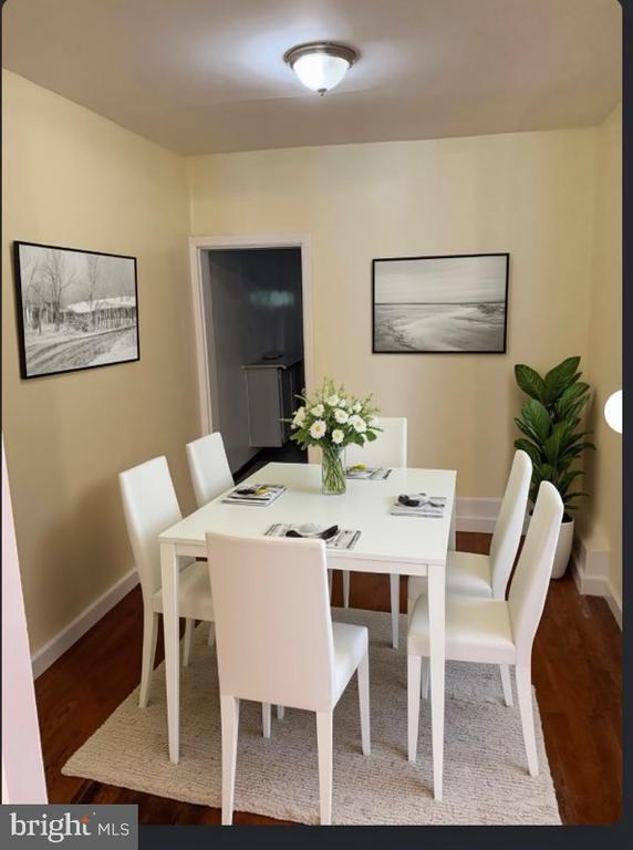 Photo - 747 E Woodlawn St