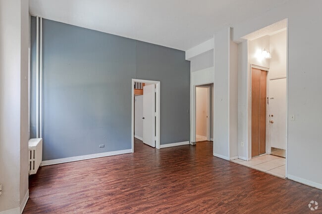 1BR, 1BA Loft - 600 SF