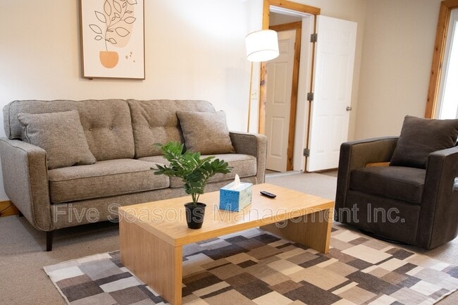328 Browns Trce