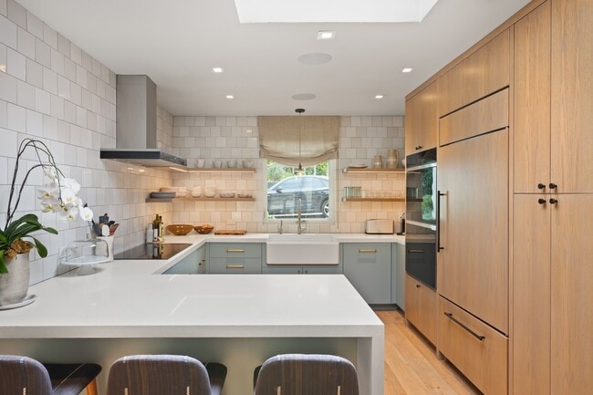 Photo - 721 Meadowood Dr