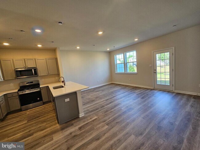 Photo - 40 Elliot Ln Townhome