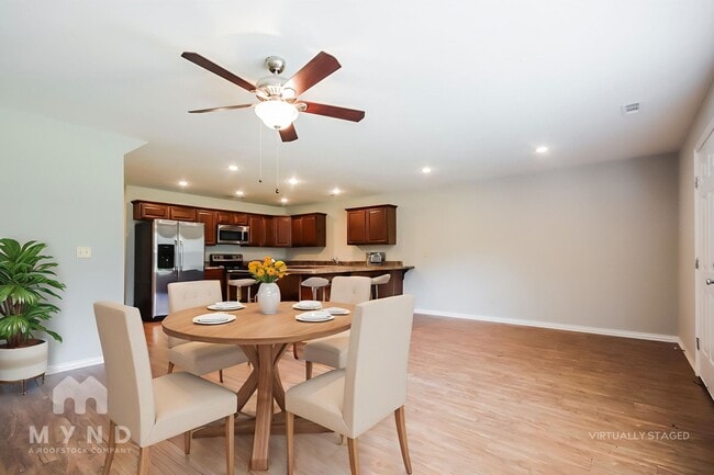 Photo - 313 W Thurman St