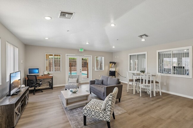 11-web-or-mls-N Skyline Dr-0506-911