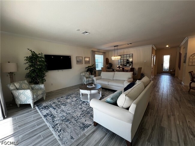 15556 Pascolo Ln