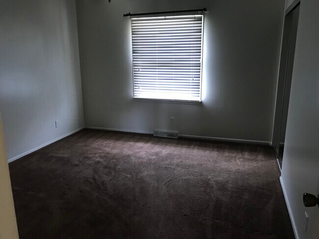 Bedroom - 2211 Sturdy Rd Unidad C