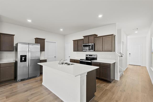Photo - 809 Trough St