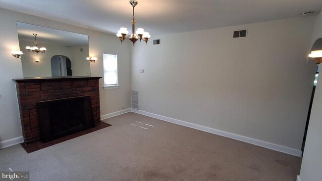 Building Photo - 8102 Garland Ave Unit 1