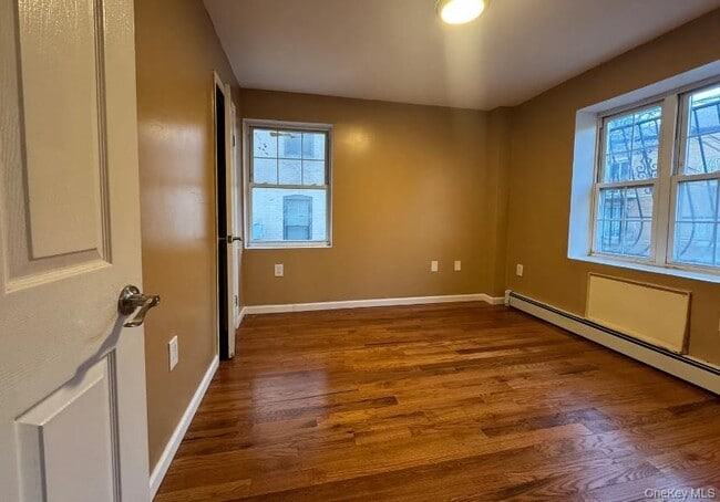 Photo - 590 E 178th St