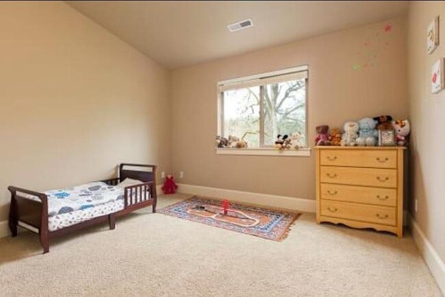 Photo - Great Home in Cedar Mill