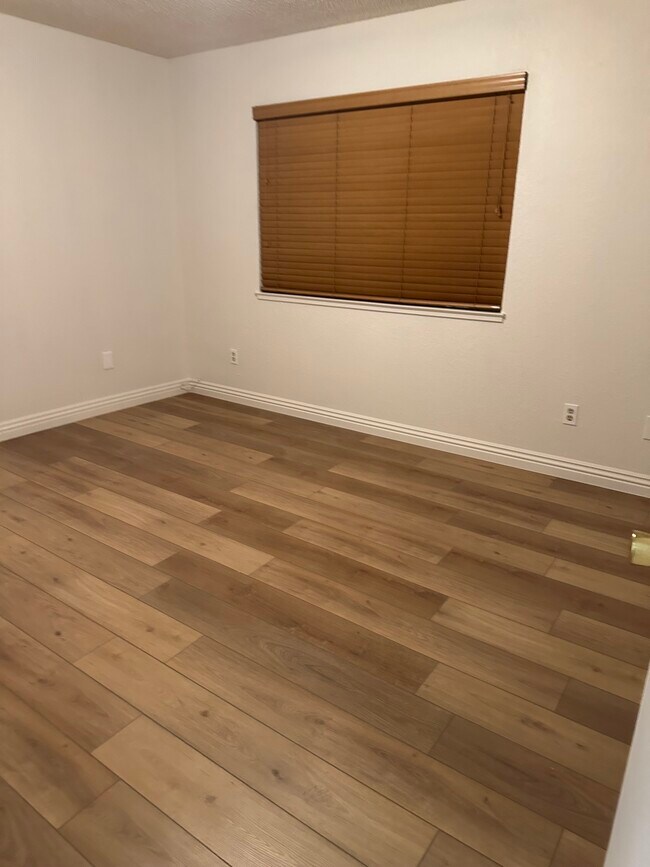 Photo - 1893 Cherokee Dr