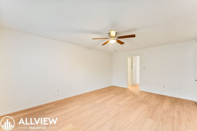 Photo - 16572 Sabot Ln Unidad 3