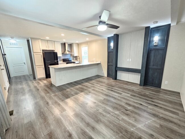 Photo - 46000 Geddes Rd