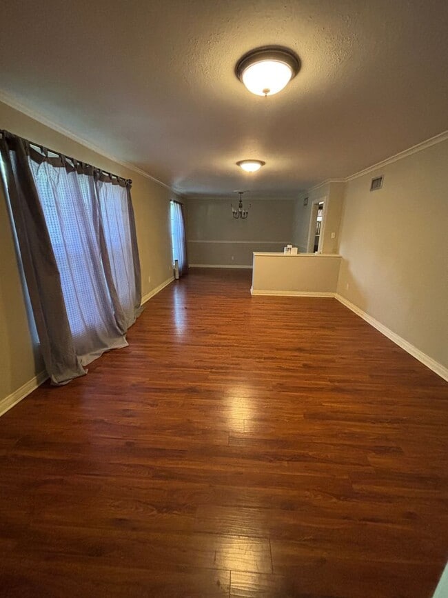 Photo - Beautiful 3 Bedroom Broadmoor Home