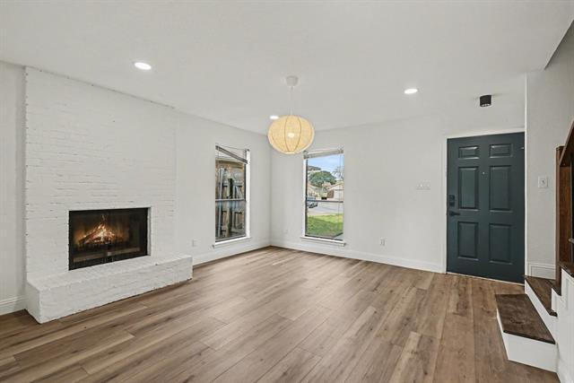 Photo - 2103 Mistletoe Ave