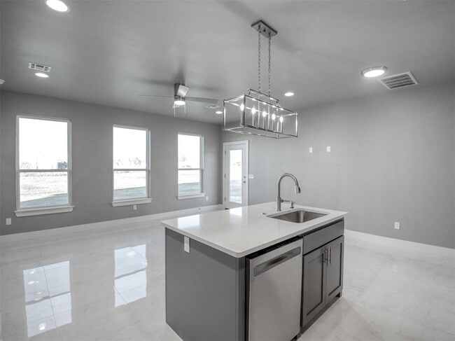 Photo - 609 Abadan Dr