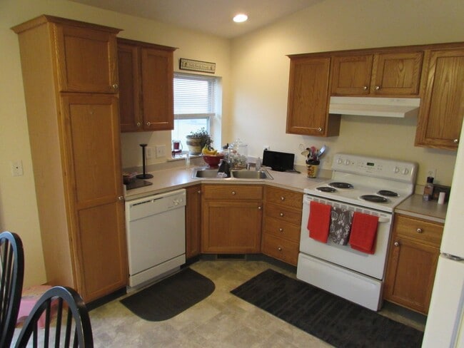 Photo - Saint Albert the Great Drive Unit 1219