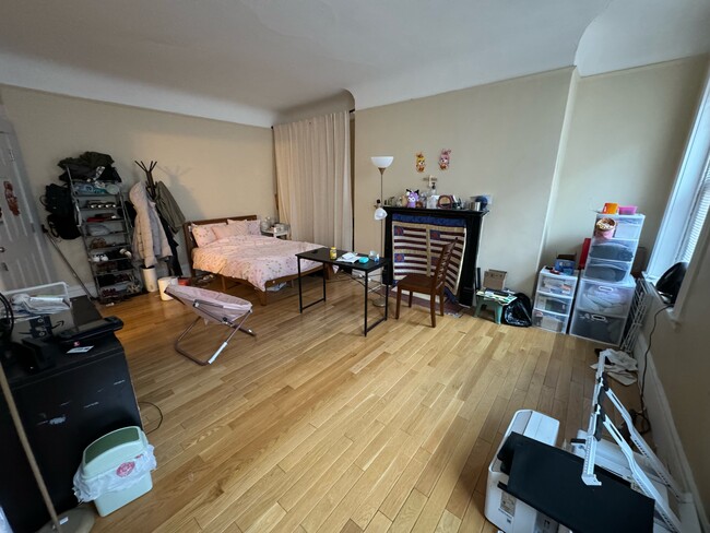 Building Photo - 531 Beacon St