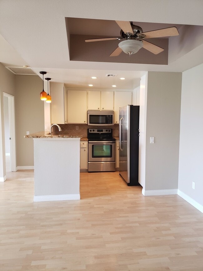 Building Photo - Large 2BD/2BA in Mission Valley - Dual Master Suites! - Open Feel - Quiet, Gated, Central Location!