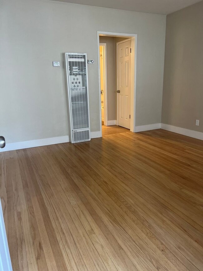 Photo - Quaint, Quite and Updated 1 bedroom/1 bath Apartment Unidad 10