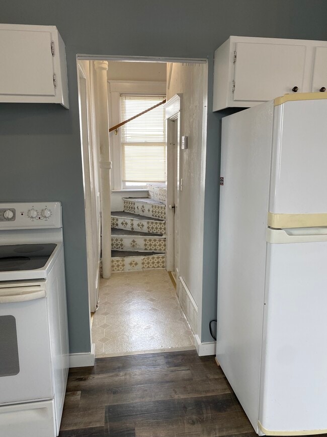 Hall - 608 4th St SE