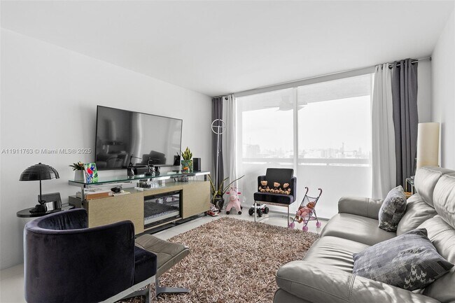 Photo - 1775 Washington Ave Unit 14F