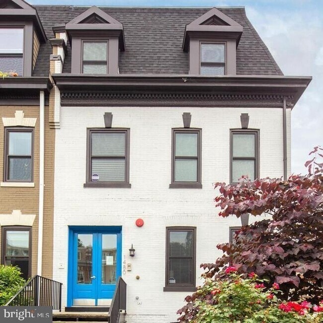 Building Photo - 1480 Harvard St NW Unit 1 Rental