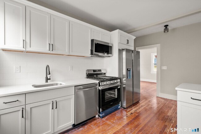 94 Thomas St Unit 2