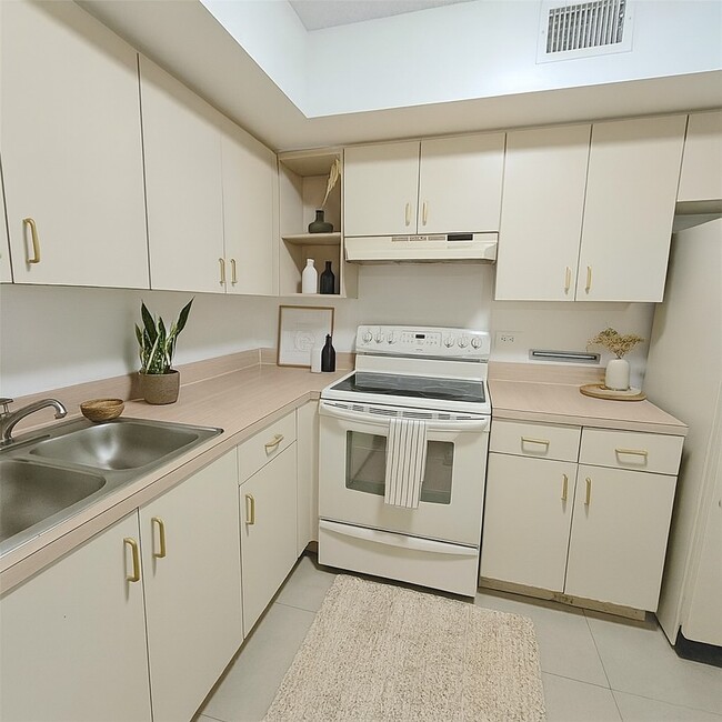 Virtually Staged - 3600 N 56th Ave Unit 105