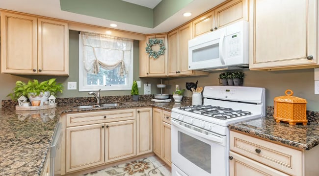 Photo - 929 Clyde Ln