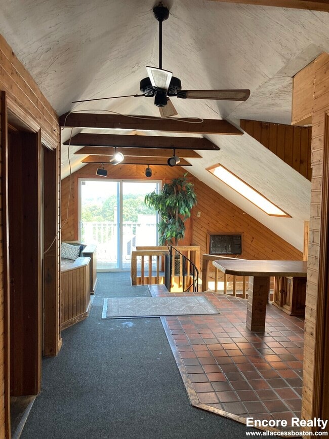 Building Photo - 15 Radnor Rd Unit 15 Radnor Road