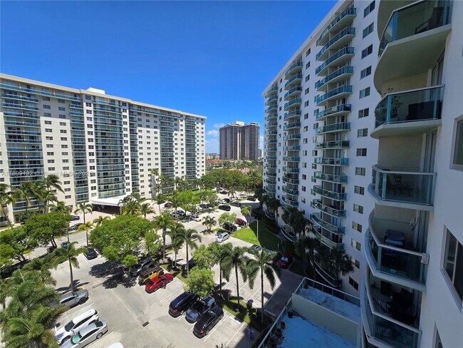 Photo - 19380 Collins Ave Unit 807