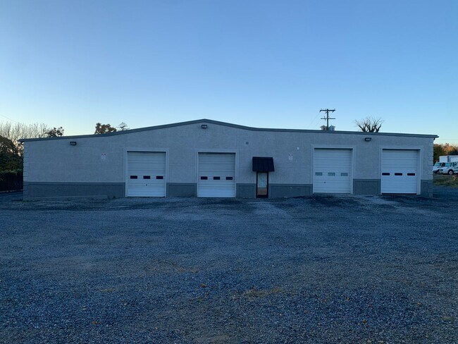 Building Photo - Warehouse space w/ small office AVAILABLE Unit Garage #16