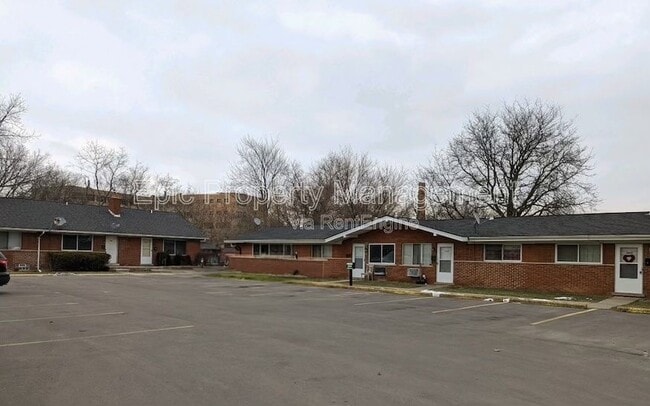Building Photo - 1006 Montie Rd