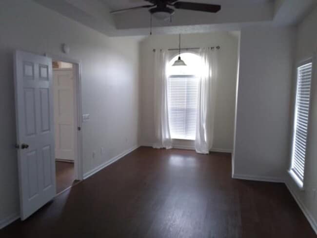 6123 Lauren Cir