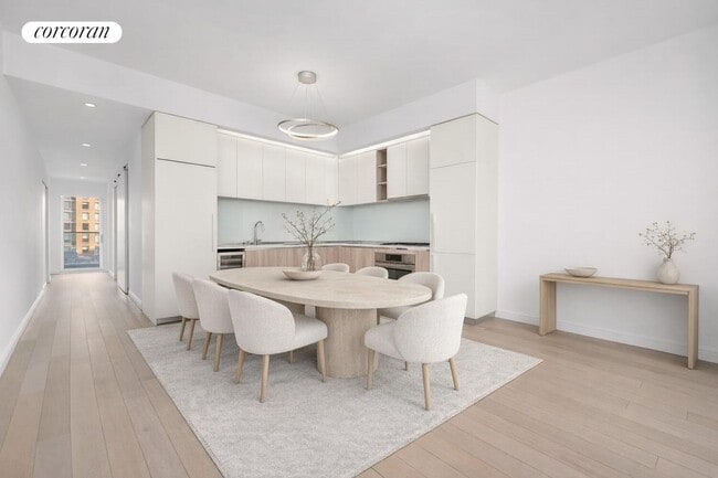 Photo - 555 W 43rd St