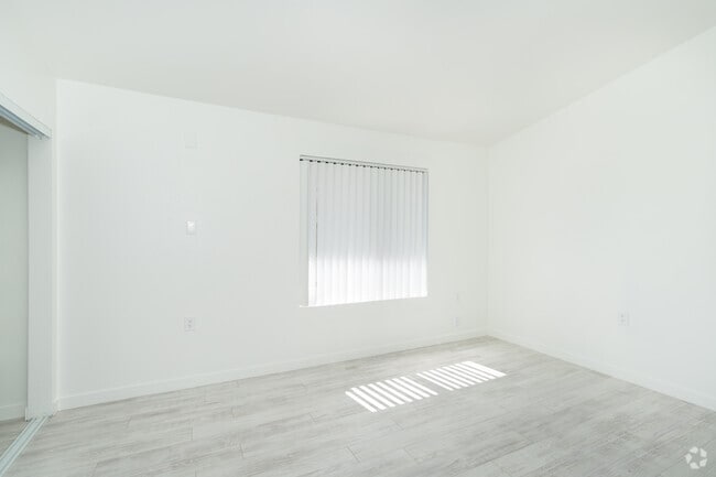 1BD, 1BA - 540SF - Bedroom