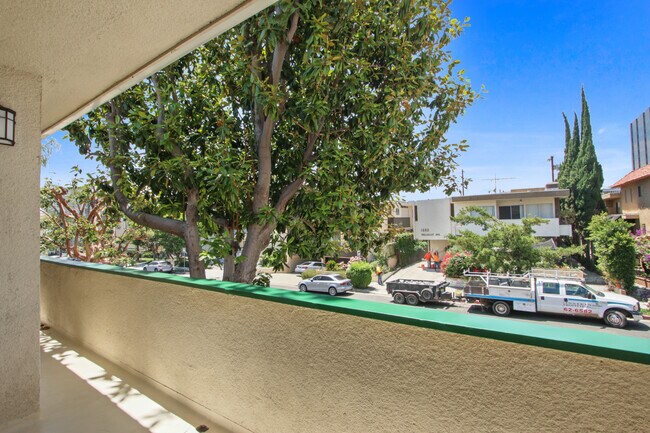 Photo - 1234 Wellesley Ave in West LA - steps to W...