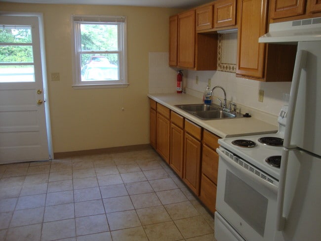 Building Photo - 704 Charlotte Ave Unit 704 Rental