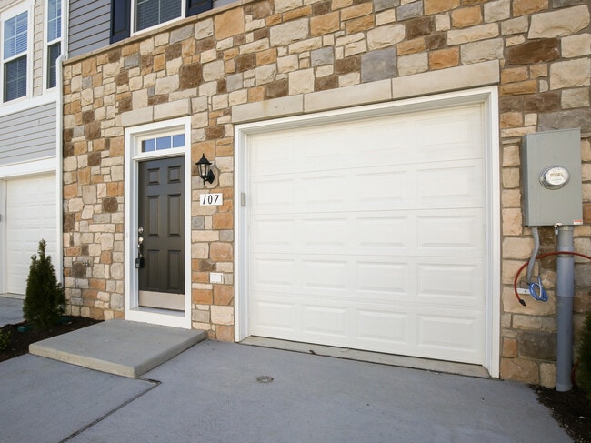 Photo - 107 Alderman Way