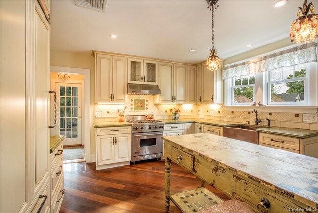 Photo - 157 Rockland Ave