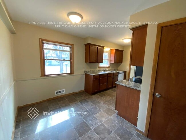 Photo - 8532 Thomas Ave S