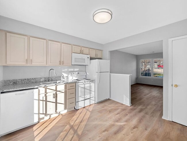 Photo - Plymouth Gardens Apartments