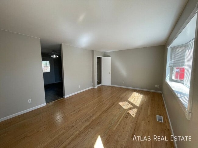 Photo - 4502 Moffat Ln House