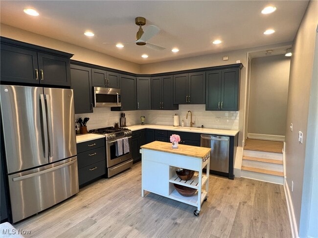 Photo - 2877 Hampshire Rd