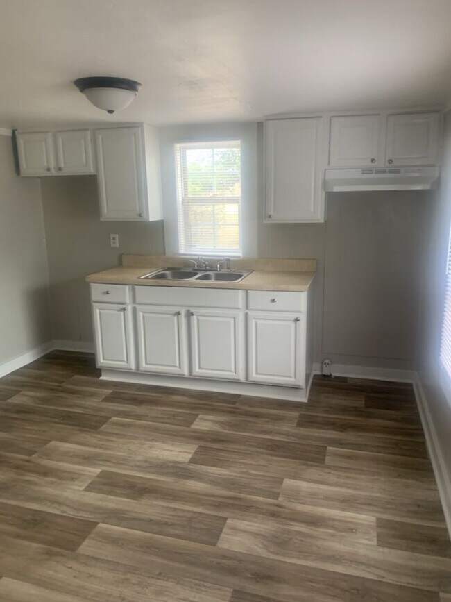 AVS 607 E Johnston Rental House Rental in Smithfield, NC