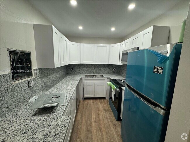 Building Photo - 6200 S Falls Cir Dr Unit 205 Rental