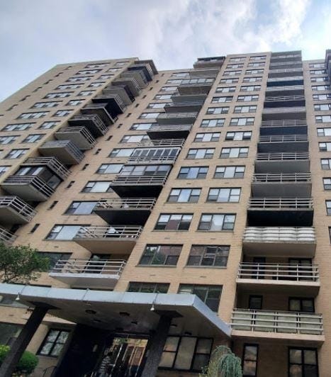 Building Photo - 201 St Pauls Ave Unit 10T