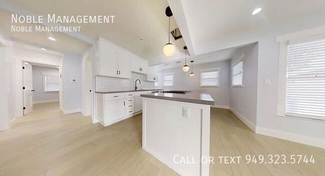 Photo - 721 W Almond Ave
